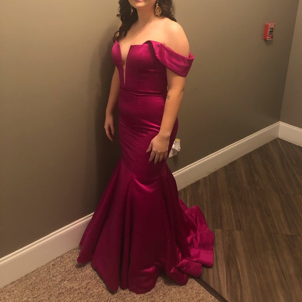 Size 6 fuchsia pink Ashley Lauren Prom/Pageant Dress